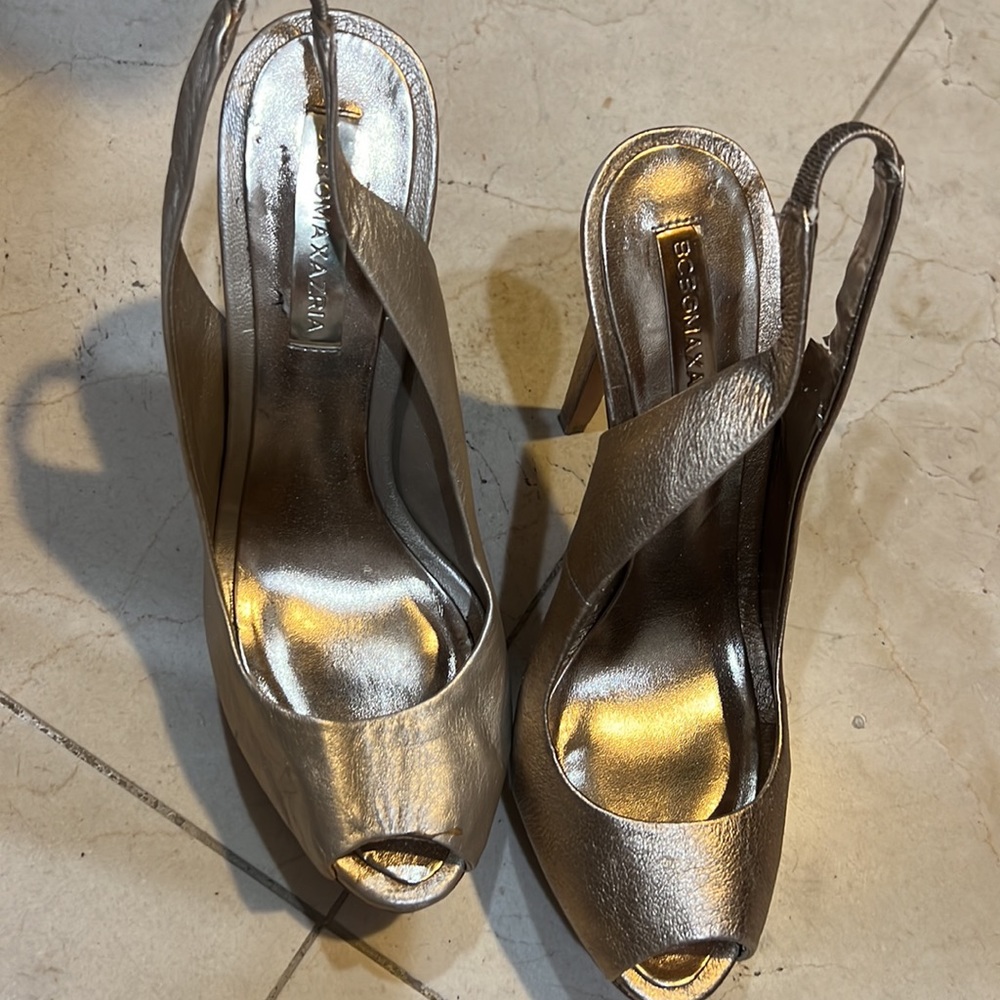 Gold heels - Picture 2 of 3